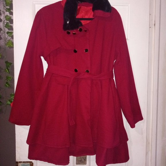 Red jacket - Picture 2 of 2